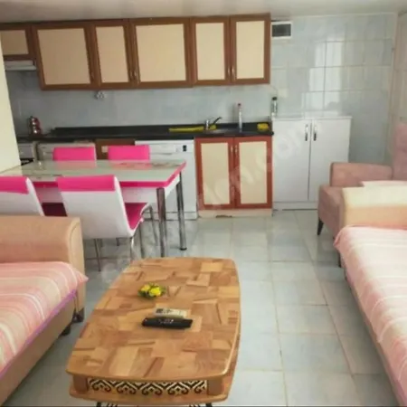 Homestay Beyaz *