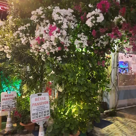 Beyaz Homestay Cesme